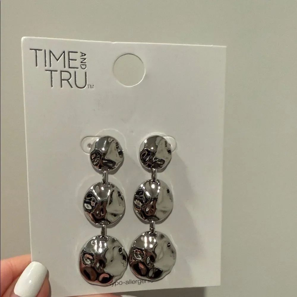 Time and Tru Shiny Silver Drop Earrings